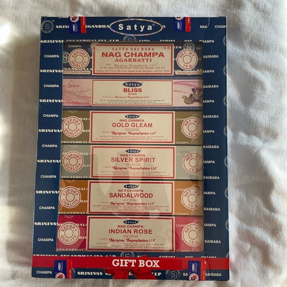 SATYA Gift Pack Incense Sticks - Picture 2 of 3